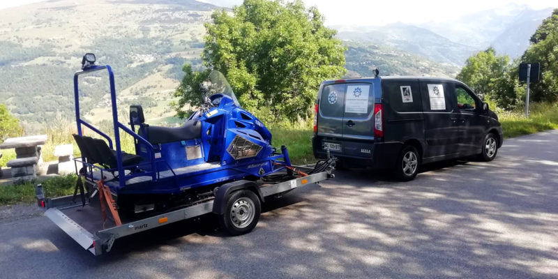 Maintenance motoneiges en cours