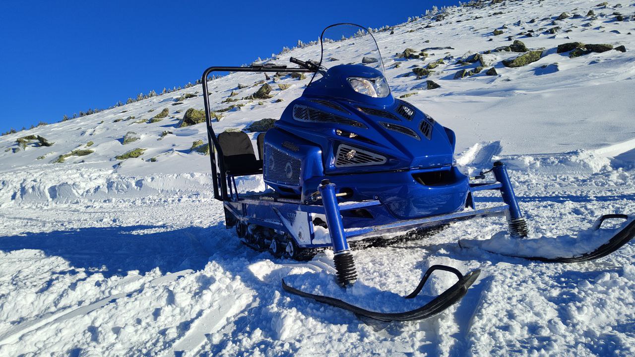 A Sherpa at Sheregesh - Green Mountain