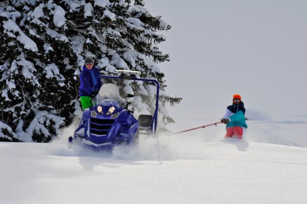 floats on the powder
